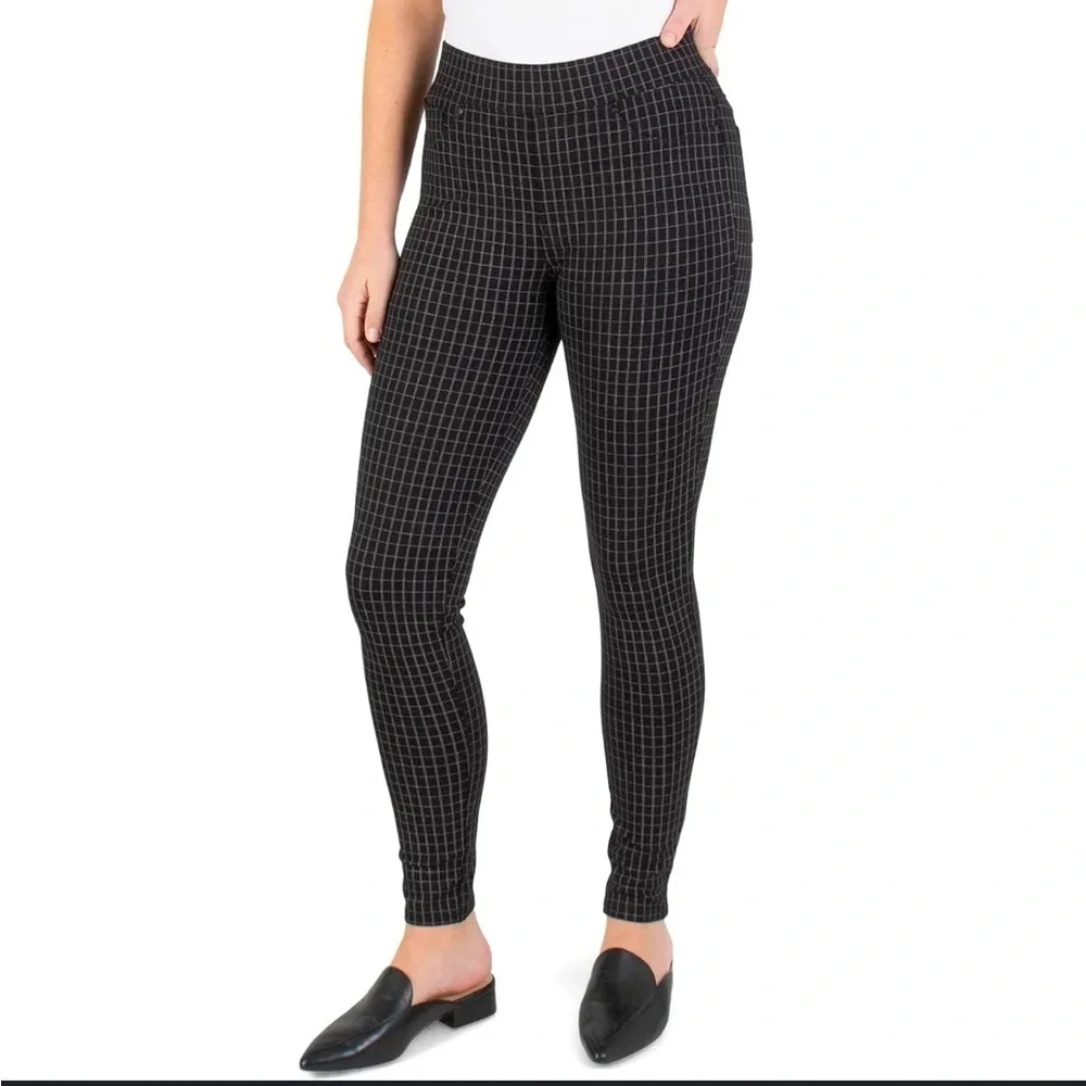 NWT 7 For All Mankind Pull-on Ponte Pants Size Small. Black & White Plaid